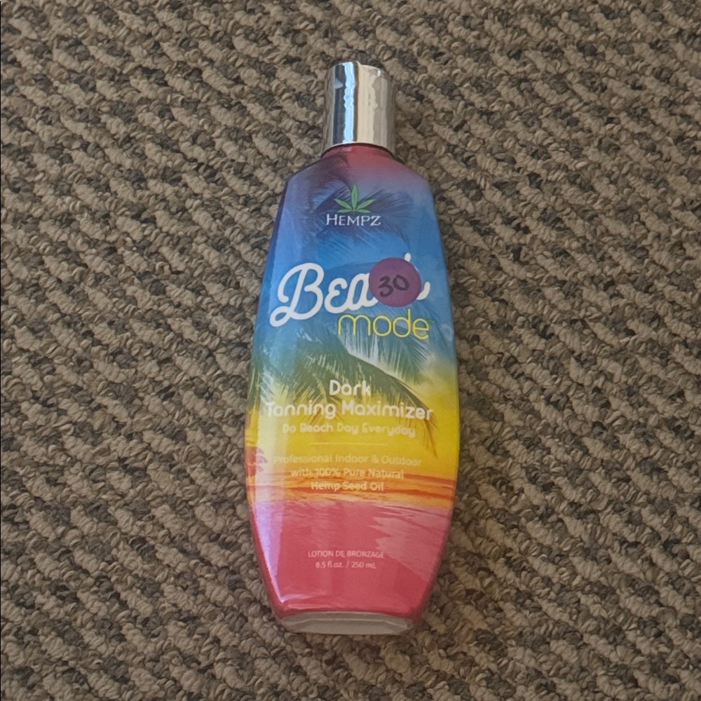 Hempz Beach Mode Tanning Maximizer with Vibrant Colors